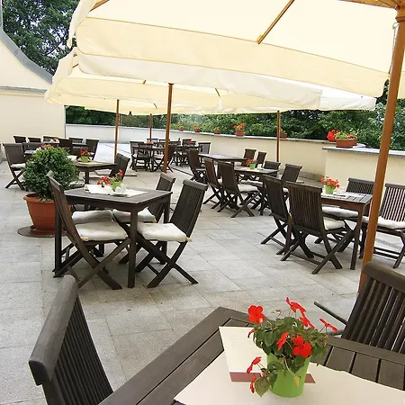 Zámek Hotel 3*