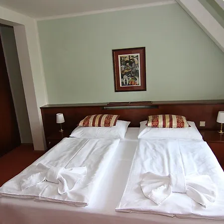 Zámek Hotel