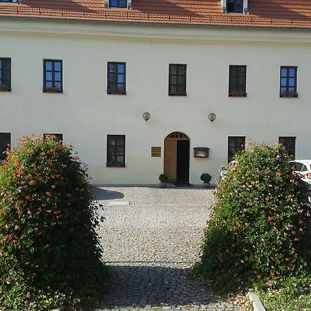 Zámek 3*