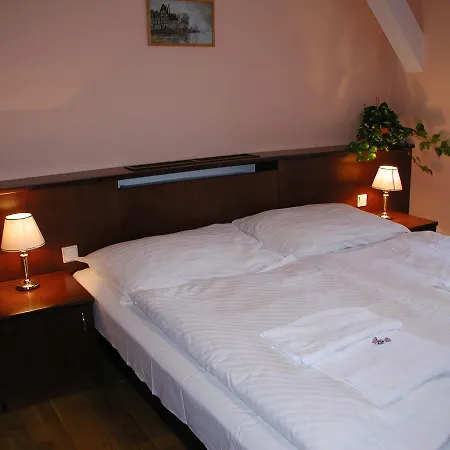 Zamek 3*