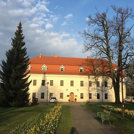 Zámek Hotel